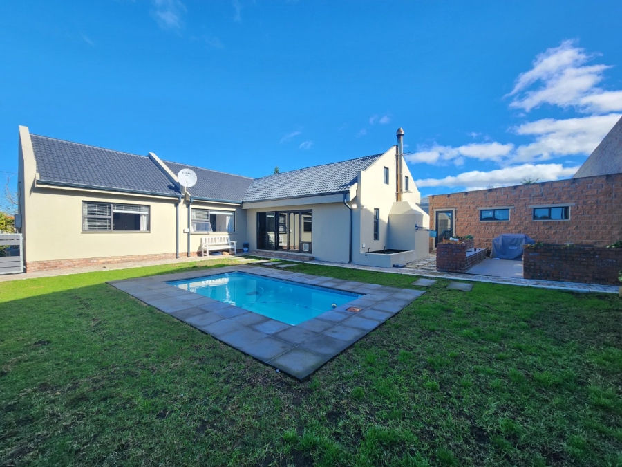 4 Bedroom Property for Sale in Blanco Western Cape